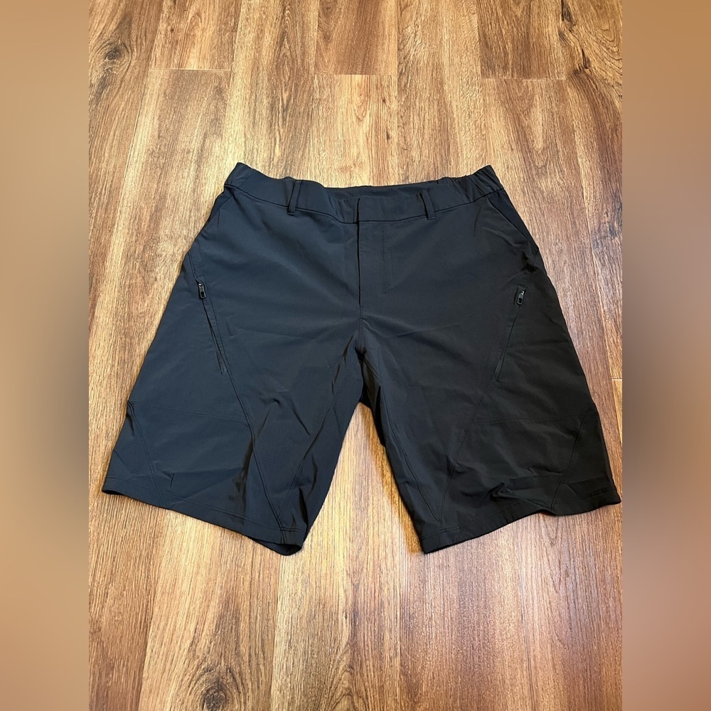 Lululemon Mountain Side Shorts Mens 36 Black biking hiking cycling 11.5” Inseam
